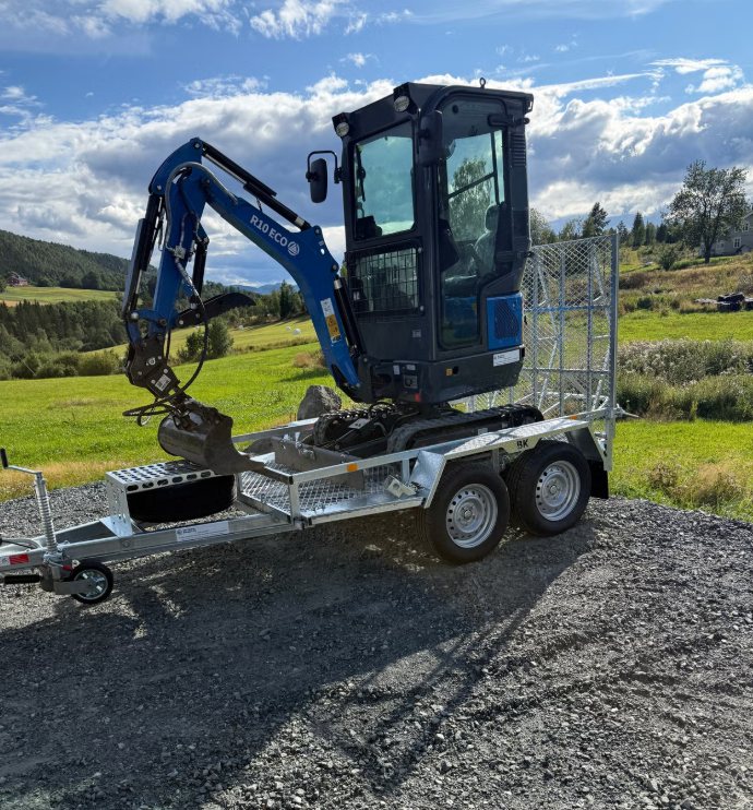 Minigraver Rippa R10 eco PRO på maskinhenger